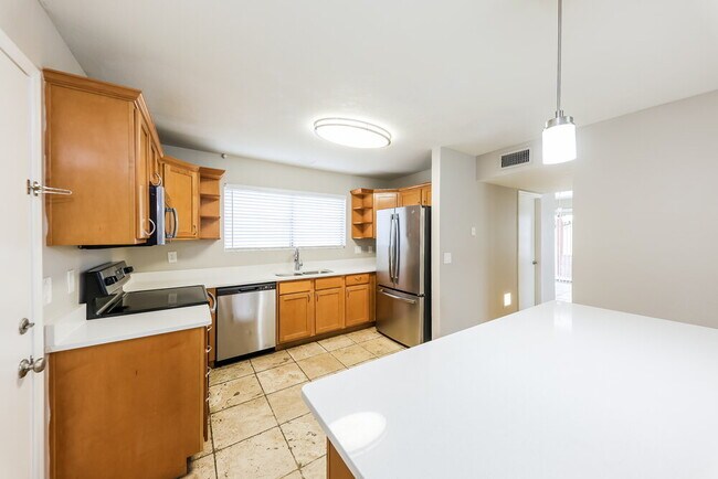 Building Photo - 532 N Nassau