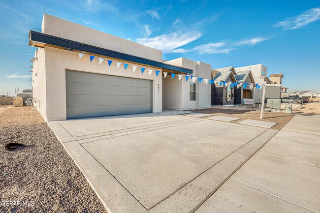 Building Photo - 903 Dewsbury Wy