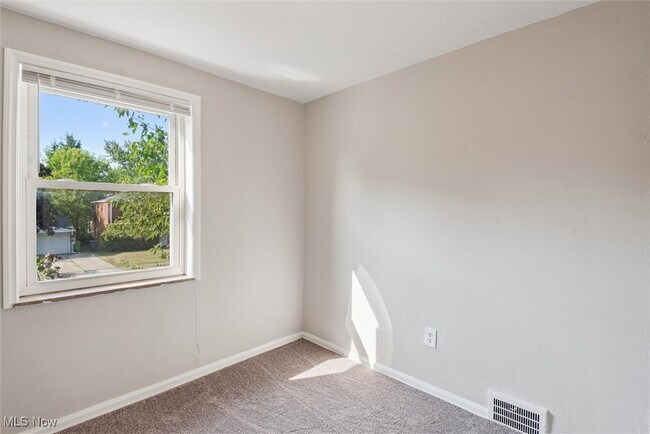 Building Photo - 20891 Priday Ave