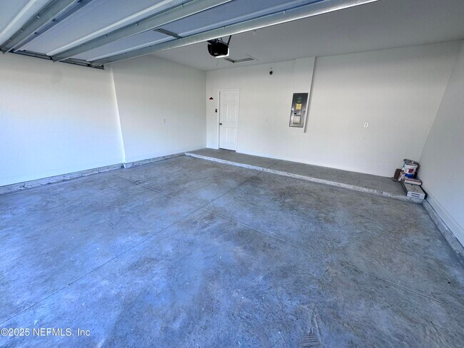 Building Photo - 11156 Spg Mdws Rd