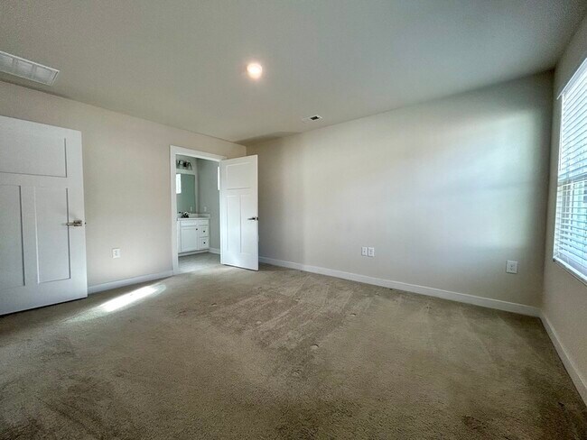 Building Photo - 5427 Hughesdale Dr