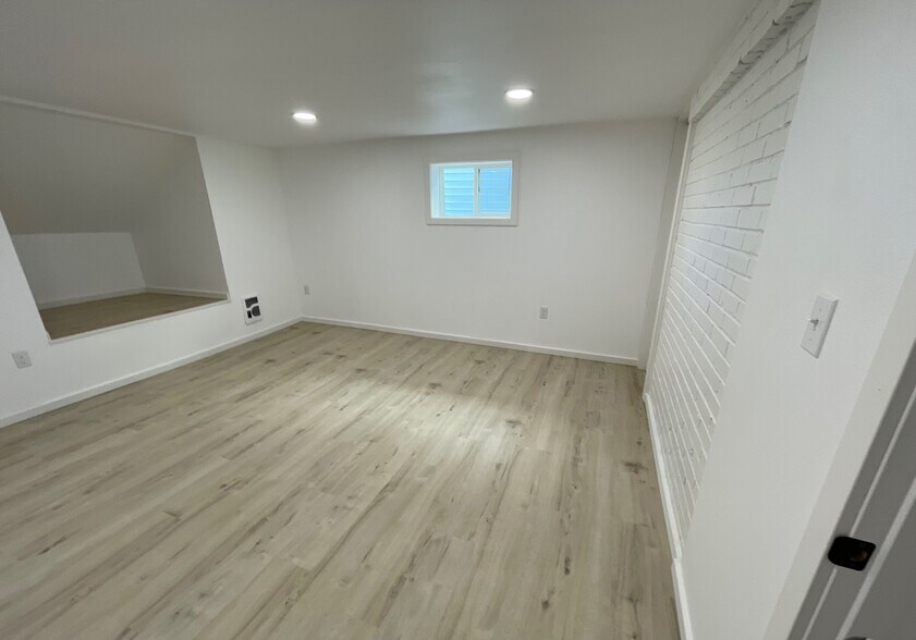 Lower unit bedroom - 1227 7th St