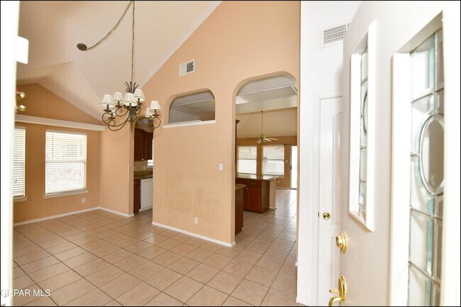 Building Photo - 7737 Plaza Azul Rd