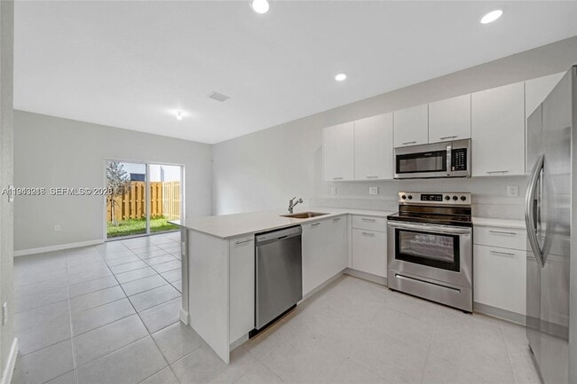 Building Photo - 12926 NW 23rd Pl