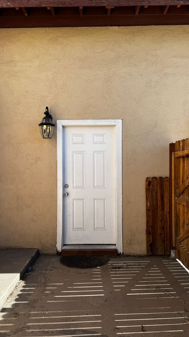 Building Photo - MiracleMile1468