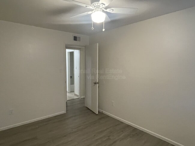 Building Photo - 4719 N 15th Ave