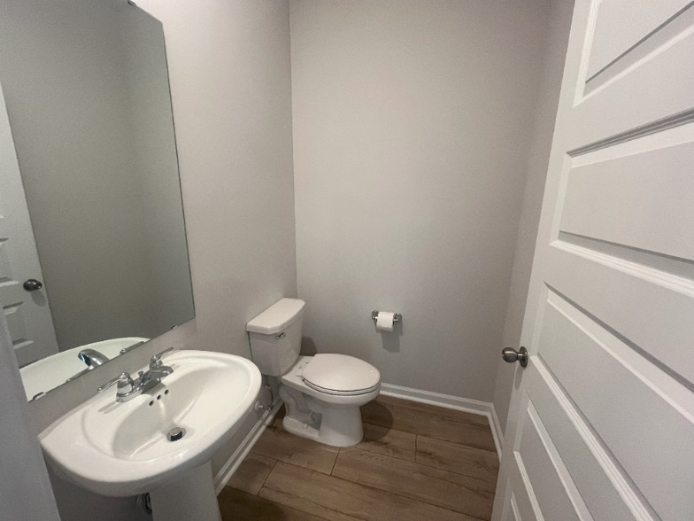 Building Photo - 5004 Del Corso St