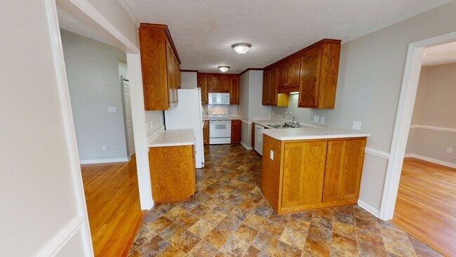 Building Photo - 3 Bedroom with BONUS Room in Jack Britt School District!