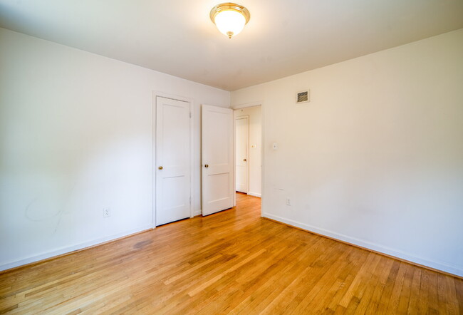 Building Photo - Your Ideal Lifestyle Awaits in this Stunni...