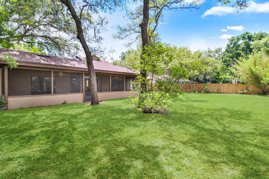 Building Photo - 490 Burnt Tree Ln