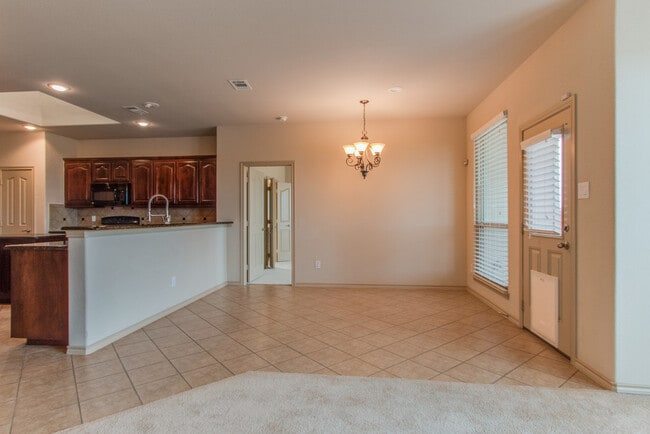 Building Photo - 3220 Hornbeam St