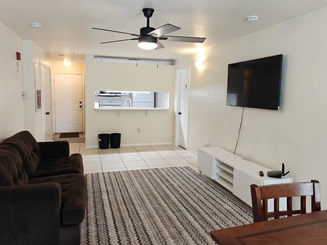 Building Photo - 4000 SW 23rd St