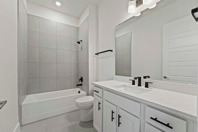 Building Photo - 850 TETBURY Lp