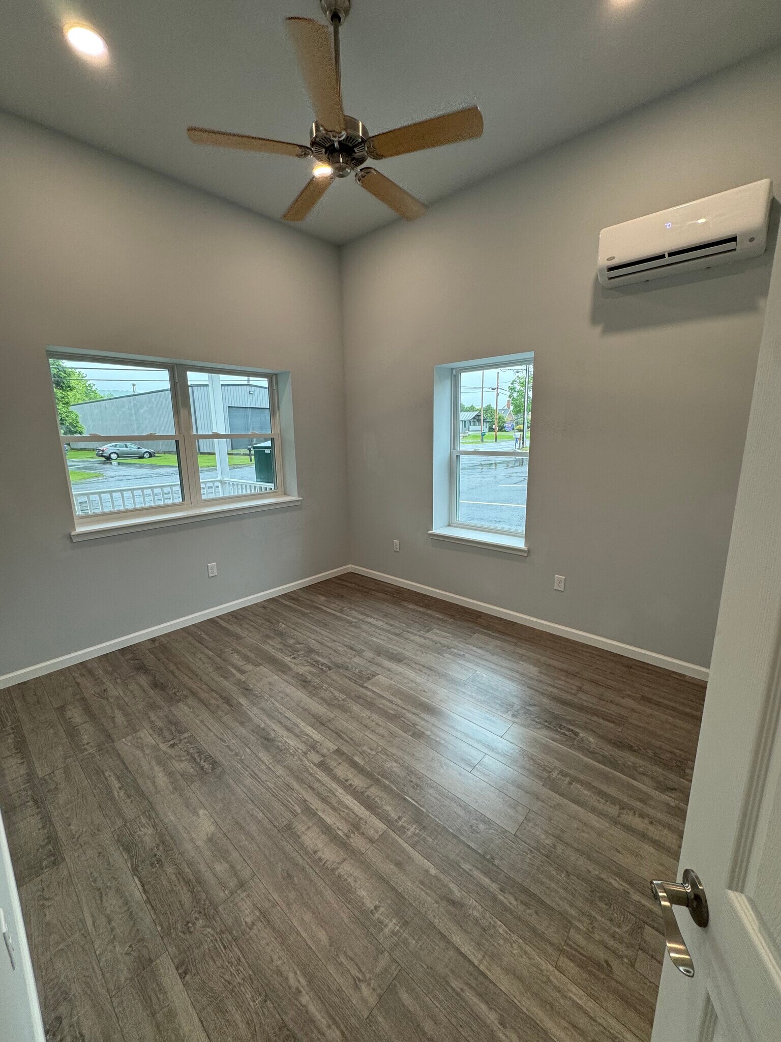Bedroom 1 - 415 W Butler Dr