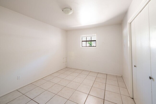 Building Photo - 516 Hillside Ave