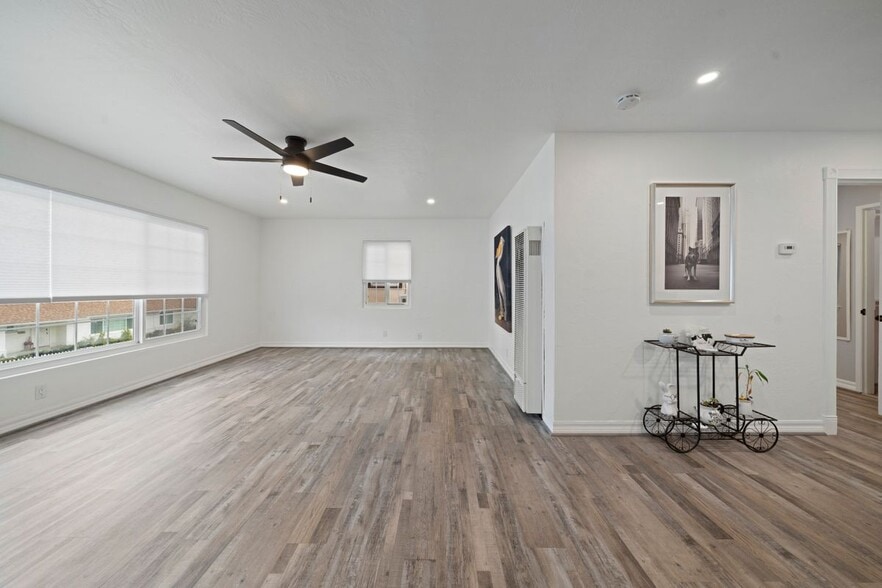 Building Photo - 22123 Main St