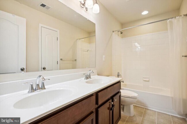 Building Photo - 642 Highland Farms Cir