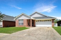 Building Photo - 28 Easton St