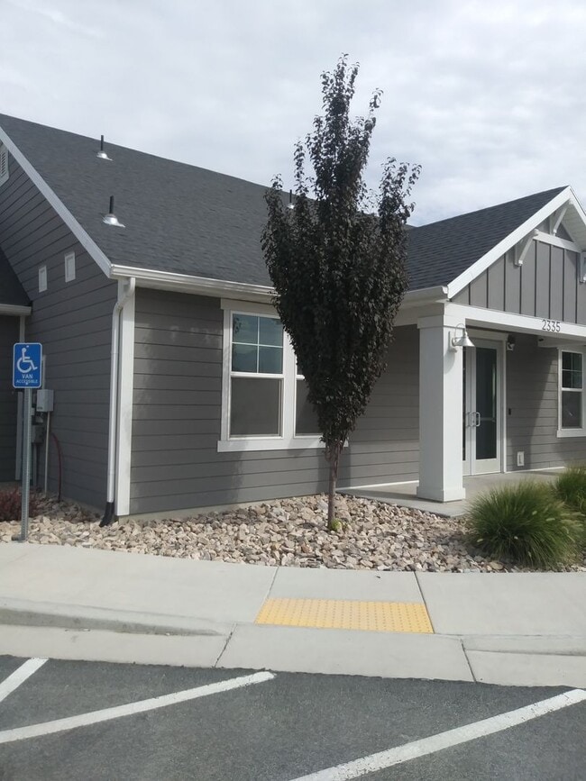 Building Photo - Pet Friendly Lehi Townhome