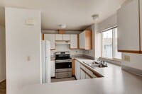 Building Photo - Recently Updated 2-Bedroom 2nd Floor Condo