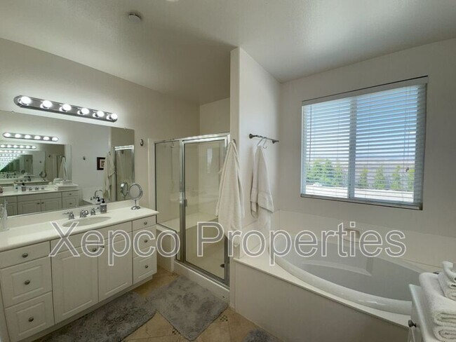 Building Photo - 1290 Esperanza Trail