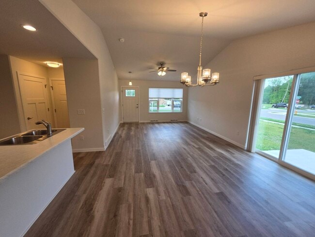 Building Photo - 3703 Green Pastures Ln
