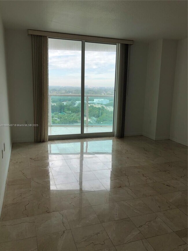 Building Photo - 2101 Brickell Ave