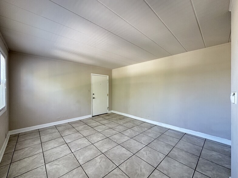 Building Photo - 3820 25th Ave