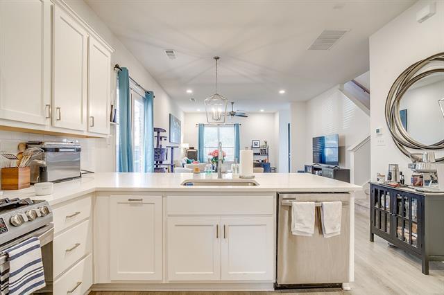 Building Photo - 207 Athenia Dr