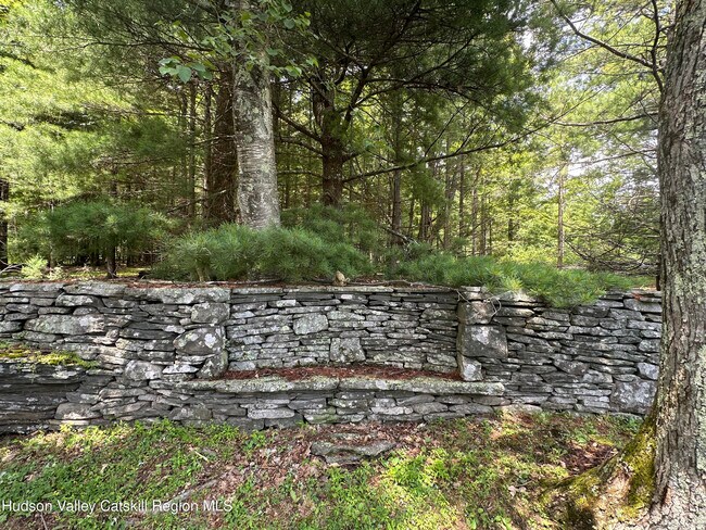 Building Photo - 13 Heyden Rd