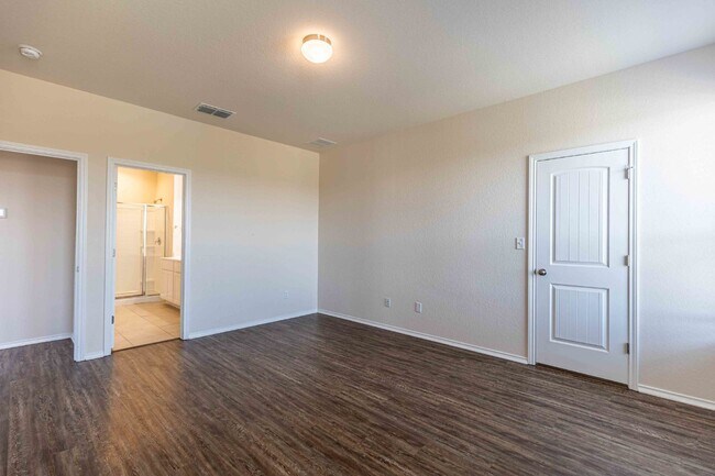 Building Photo - 11219 Pomona Park