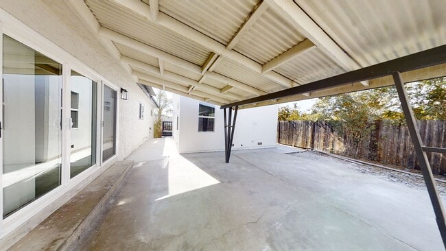 Building Photo - New 4 bed house with Private Deck!