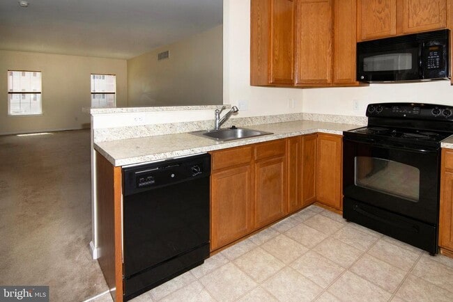 Building Photo - 517 Boxwood Ln