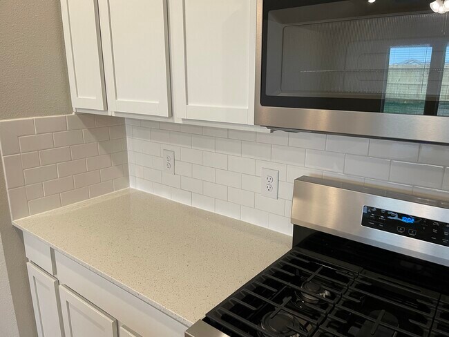 Building Photo - London Home