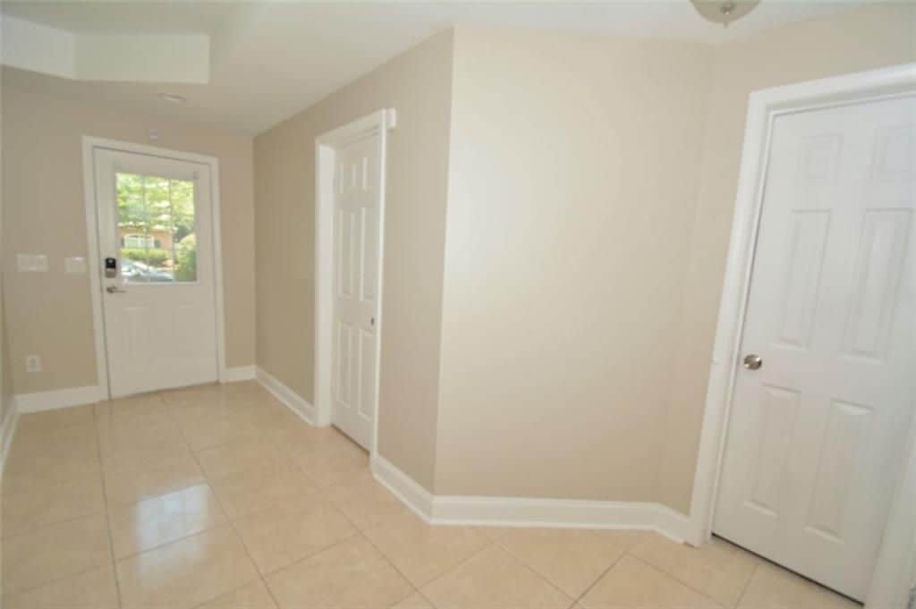 Building Photo - 618 Tradwell Pl NE