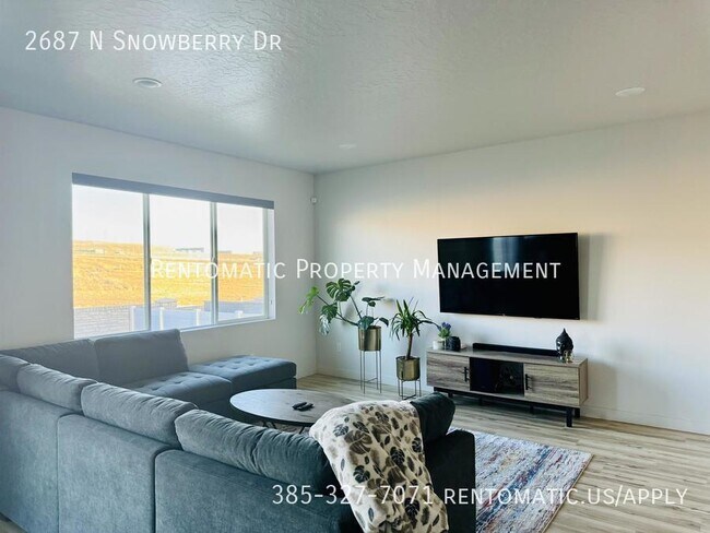 Building Photo - 2687 N Snowberry Dr