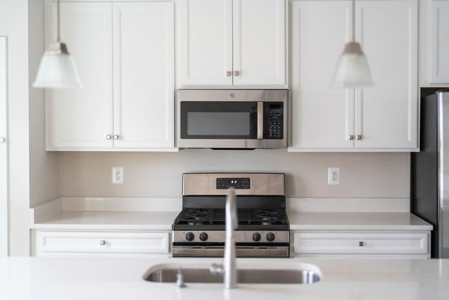 Building Photo - 4022 Purple Flora Bnd