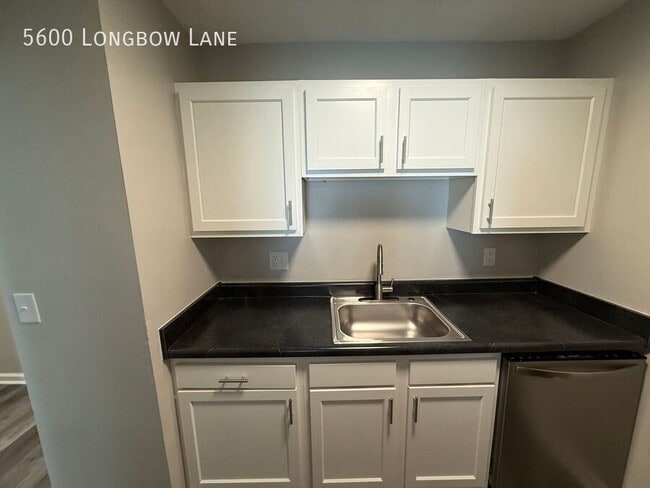 Building Photo - 5600 Longbow Ln