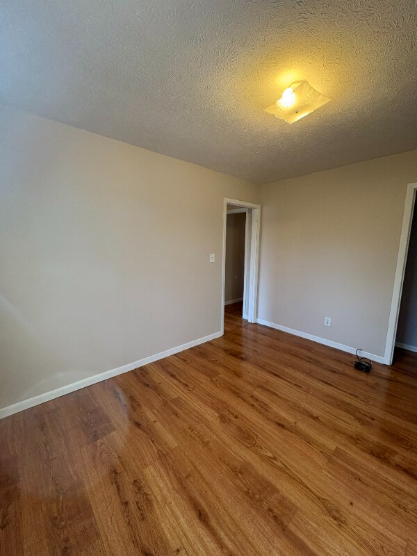 Building Photo - 412 Meadowview Ln