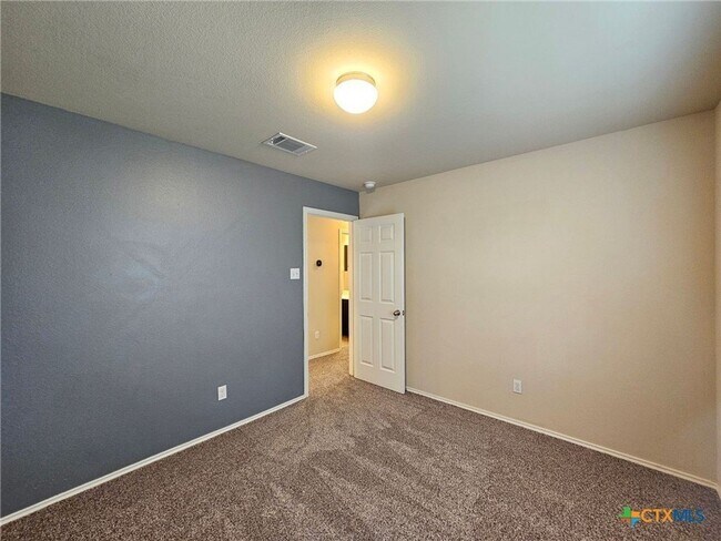 Building Photo - 7112 Cokui Dr