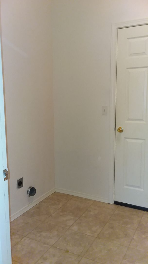 Building Photo - Beautiful Bethel-Danebo Home