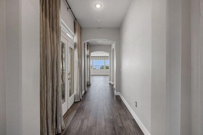 Building Photo - Executive Luxury Living with Unmatched Cit...