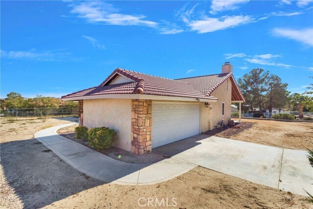Building Photo - 26665 Lakeview Dr
