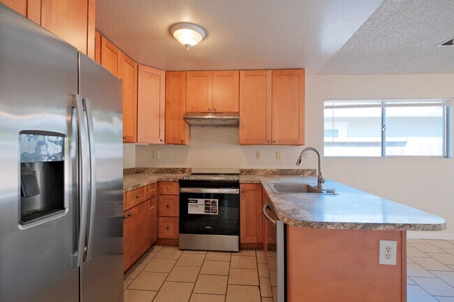 Building Photo - Gorgeous 3 Bedroom, 2 Bath home in great location