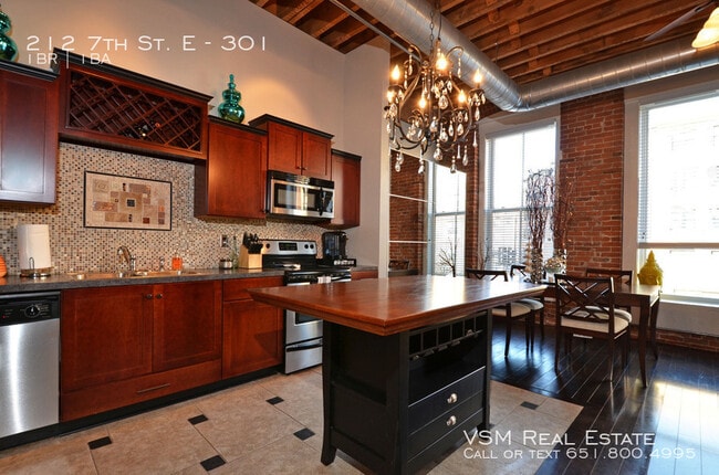 Building Photo - 212 7th St E