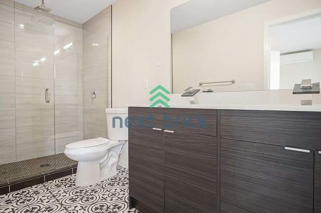 Building Photo - 2 BED & 2 BATH TOWNHOME FOR RENT
