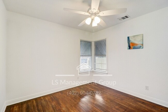 Building Photo - 132 Nelson Ave