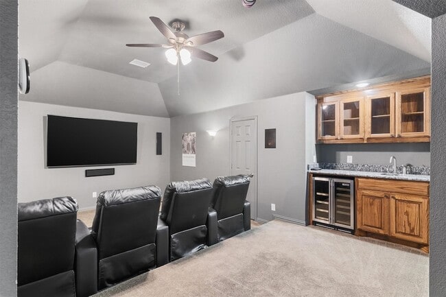 Building Photo - 2003 Silent Shore St