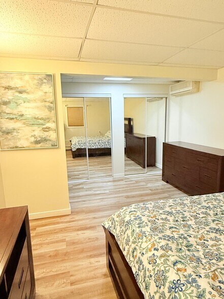 Building Photo - 5 Cora Pl