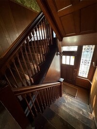 Building Photo - 171 Chapin St